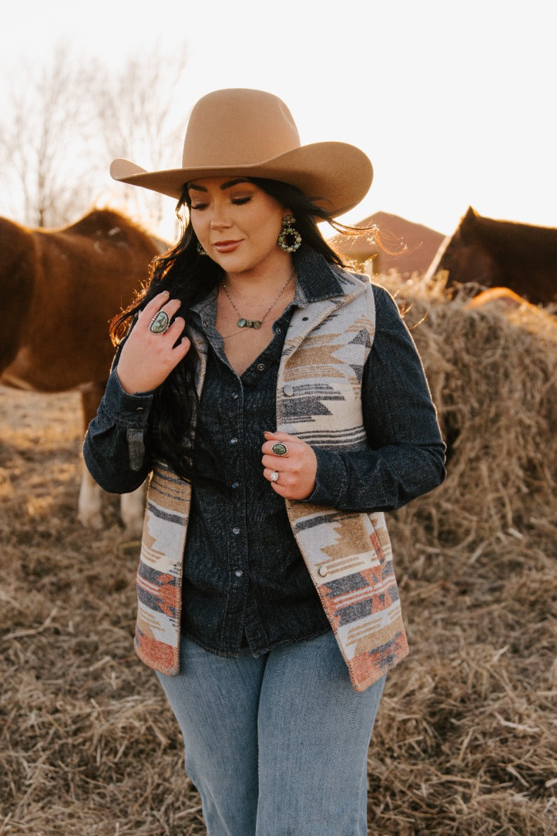 Ladies Aztec Vest with Blanket Stitching Work.L-251104