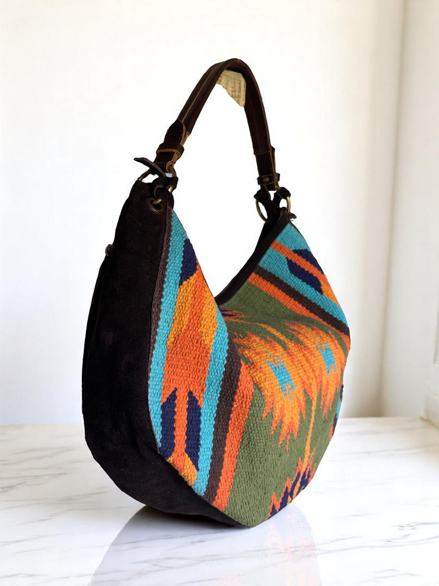 Luxurious Suede Leather Shoulder Bag. 5367
