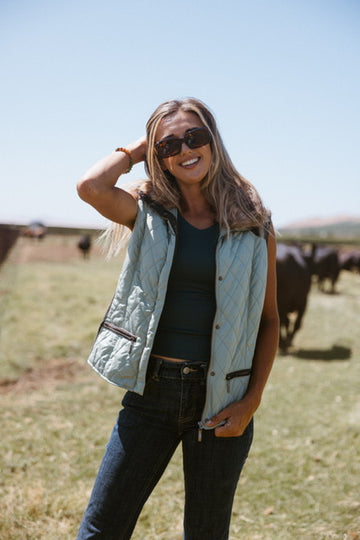 SHINNY VEST WITH FUR ON COLAR