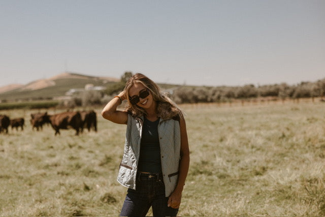 SHINNY VEST WITH FUR ON COLAR