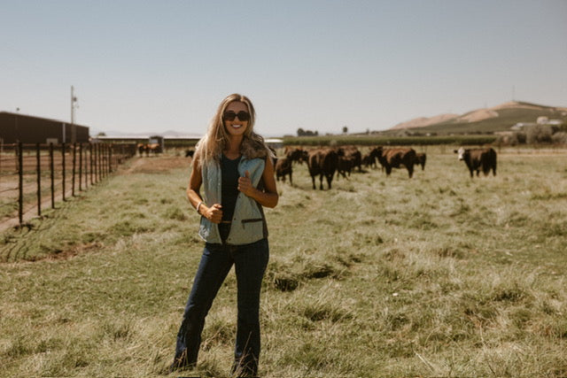 SHINNY VEST WITH FUR ON COLAR
