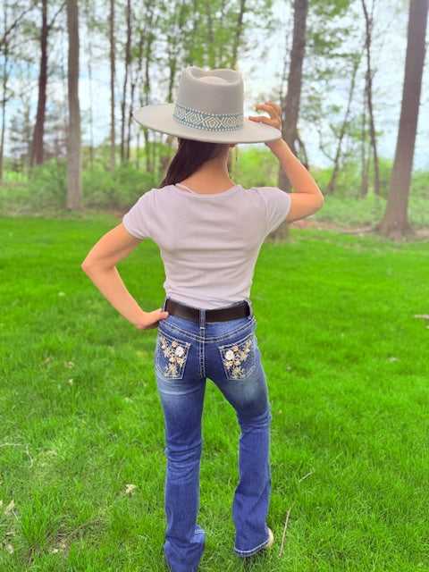 Girls Western Bootcut Jeans - Western Flower Deisgn with Rhinstons Work and Detailed - Stratch Premium Denim Fabric.MCGJ-HX-43